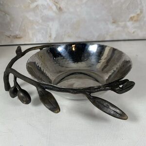 Michael Aram Hammered Stainless Steel Olive Branch Candy Nut Dish 4.75" diam EUC